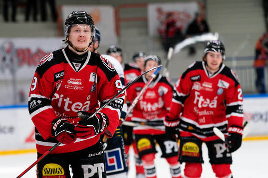 Piteås Petter Mäkitalo jublar