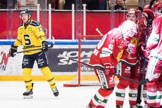 Södertäljes Filiph Engsund deppar