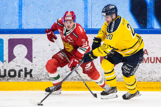 Moras Olle Strandell och Södertäljes Nikola Pasic