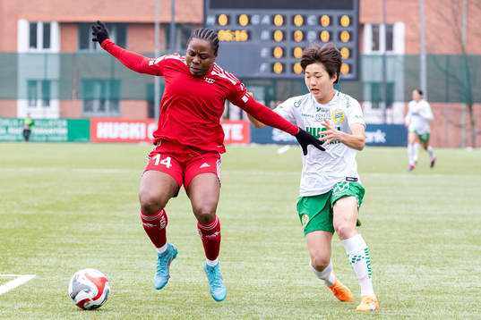 Piteås Faith Ikidi Michael och Hammarbys Maika Hamano