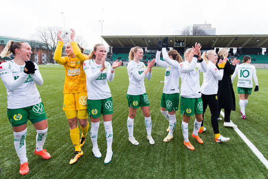 Hammarbys spelare jublar