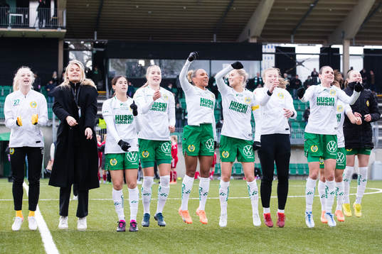 Hammarbys spelare jublar