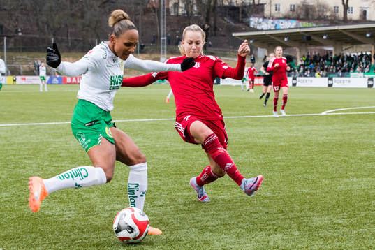 Hammarbys Madelen Janogy och Piteås Sara Eriksson