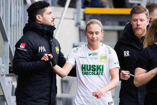 Hammarbys tränare Pablo Pinones-Arce och Hammarbys Jonna