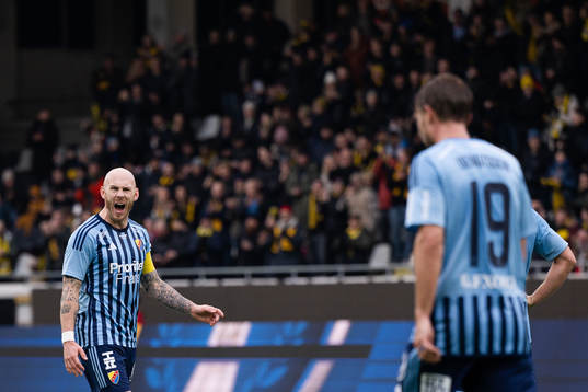 Djurgårdens Magnus Eriksson reagerar