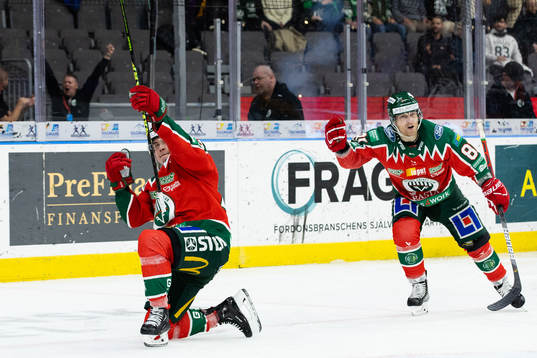 Frölundas Jere Innala jublar