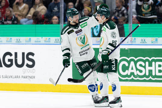 Färjestads Theodor Lennström och Joel Nyström jublar