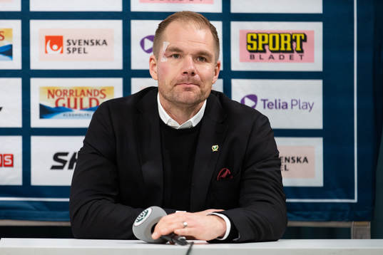 Färjestads huvudtränare Tomas Mitell på presskonferensen