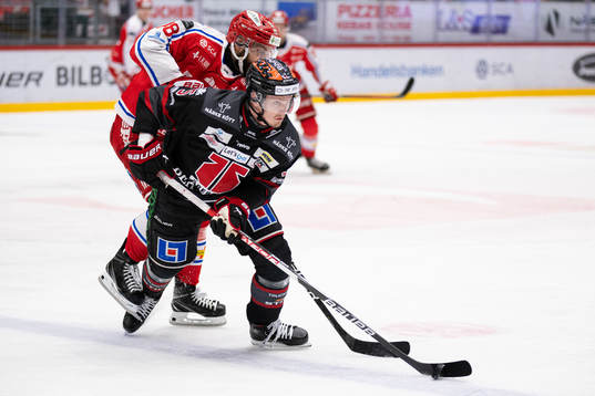 Timrås Robin Hanzl och Örebros Gustav Backström