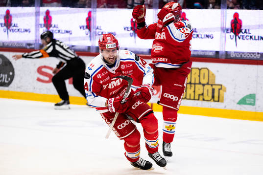 Timrås Emil Pettersson jublar