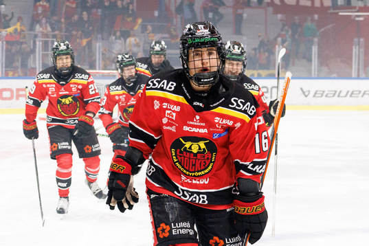 Luleås Petra Nieminen jublar
