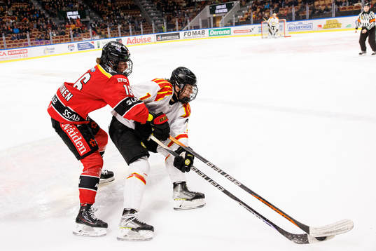 Luleås Petra Nieminen och Brynäs Lindsay Paige Agnew