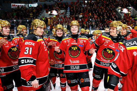 Luleås spelar jublar