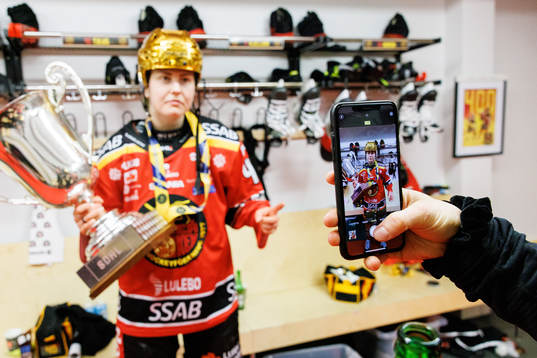 Luleås Noora Tulus jublar i omklädningsrummet