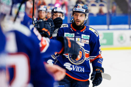 Växjös Tobias Rieder jublar