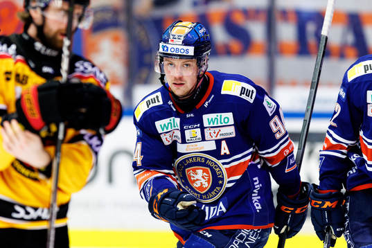 Växjös Joel Persson jublar