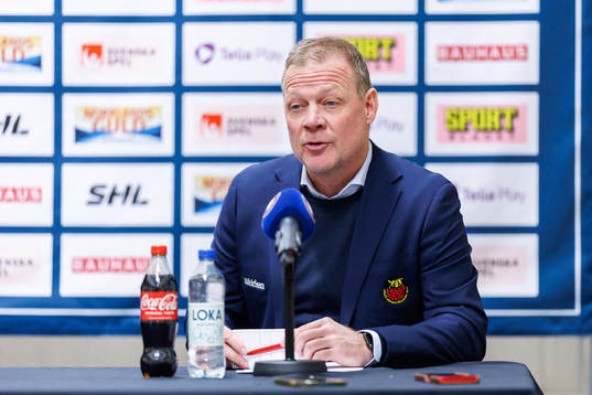 Luleås assisterande tränare Henrik Stridh på
