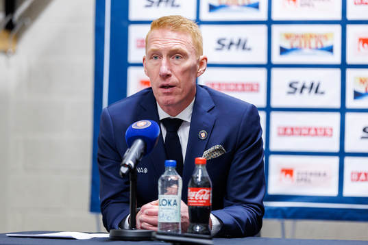 Växjös tränare Jörgen Jönsson på presskonferens