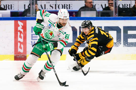 Rögles Ludvig Larsson och Skellefteås Pär Lindholm