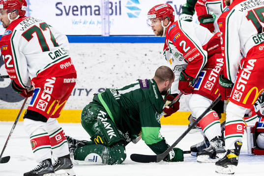 Färjestads Henrik Björklund och Frölundas Christian Folin