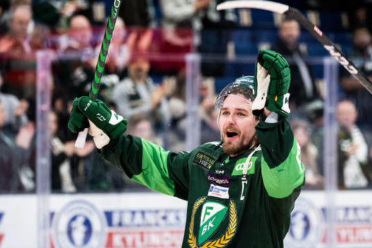 Färjestads Linus Johansson jublar