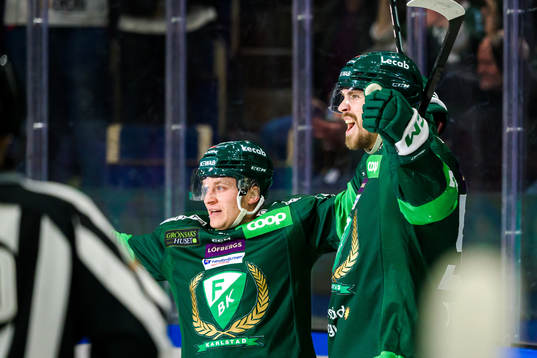 Färjestads Marcus Nilsson och August Tornberg jublar