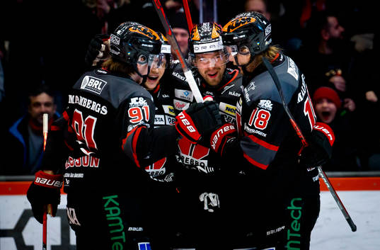 Örebros Rasmus Rissanen jublar vid 2-1