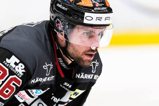 Örebros Mathias Bromé har ont