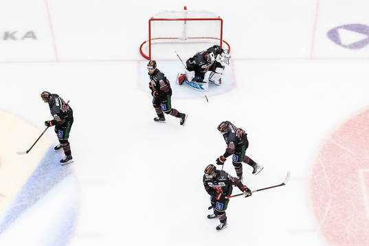 Örebros målvakt Jhonas Enroth, Christopher Mastomäki,