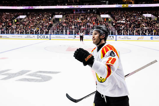 Brynäs Oula Palve jublar