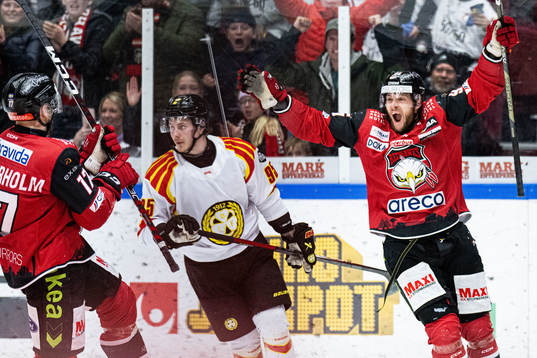 Malmö Redhawks Pathrik Westerholm och Carl Persson jublar