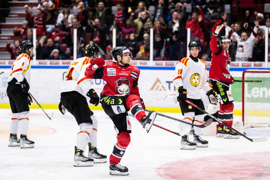 Malmö Redhawks Johan Olofsson jublar