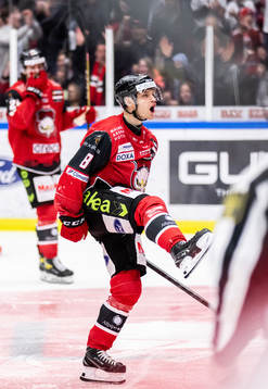 Malmö Redhawks Johan Olofsson jublar