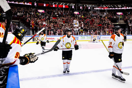 Brynäs Greg Scott och Hannes Björninen deppar