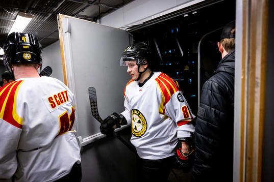 Brynäs Dmytro Timashov deppar när han lämnar isen