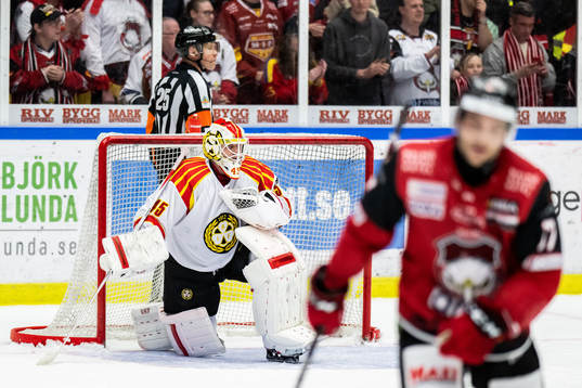 Brynäs målvakt Jussi Olkinuora deppar