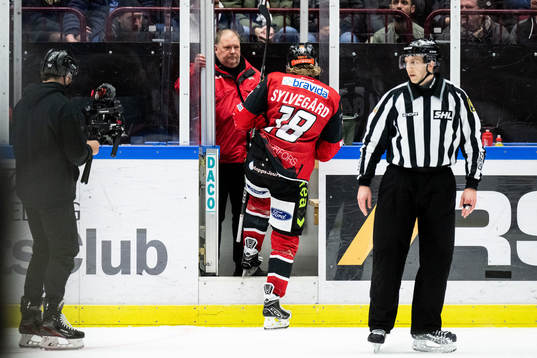 Malmö Redhawks Marcus Sylvegård i utvisningsbåset
