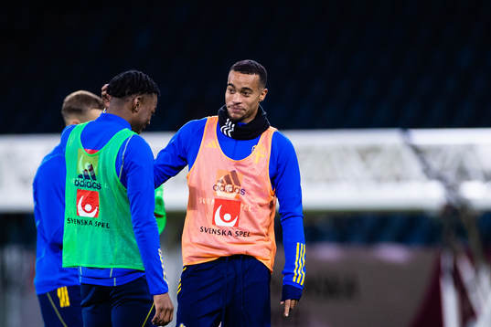 Anthony Elanga and Robin Quaison of the Swedish national