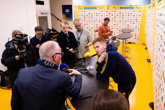 Dejan Kulusevski with media
