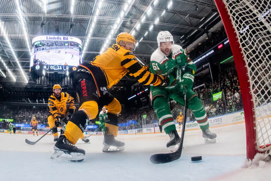 Rögles Ludvig Larsson gör 5-2 målet
