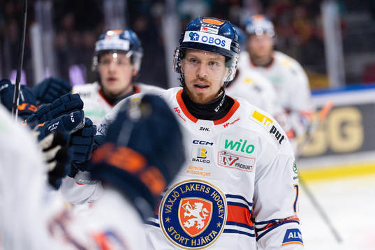 Växjös Kalle Kossila jublar