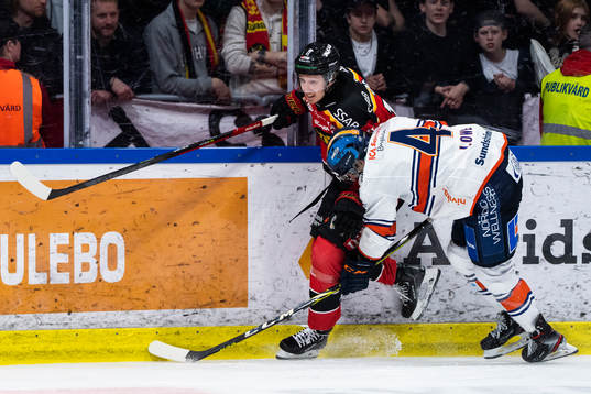 Luleås Carl Mattsson och Växjös Keegan Lowe