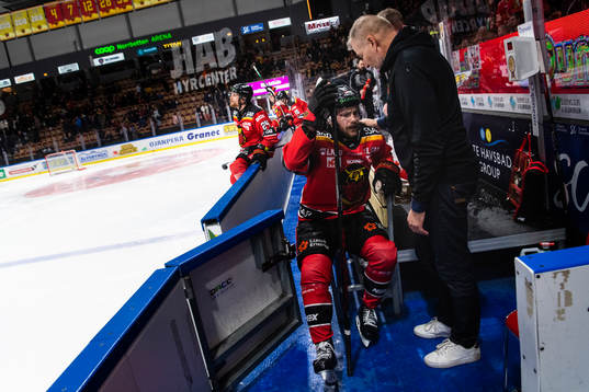 Luleås Einar Emanuelsson har ont