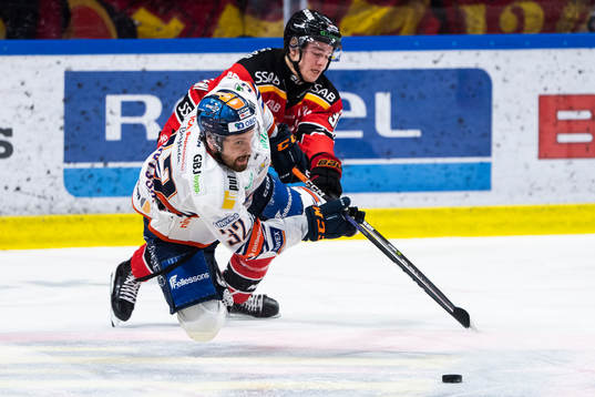 Växjös Lukas Bengtsson och Luleås Olli Nikupeteri