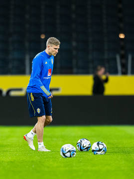 Carl Starfelt of the Swedish national football team
