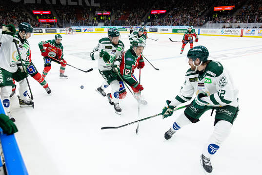 Färjestads Patrik Lundh och Frölundas Max Friberg