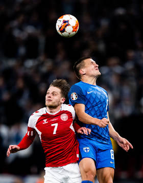 Mathias Jensen of Denmark and Robin Lod of Finland