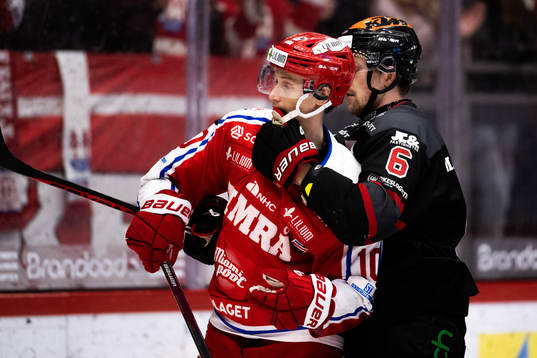 Timrås Robin Alvarez och Örebros Filip Berglund
