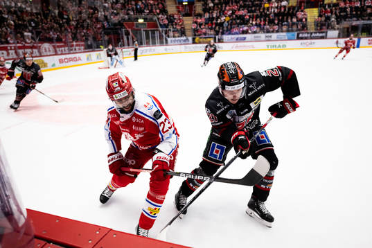 Timrås Jeremy Boyce-Rotevall och Örebros Linus Öberg