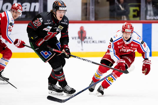 Örebros Milton Oscarson och Timrås Joonas Lyytinen